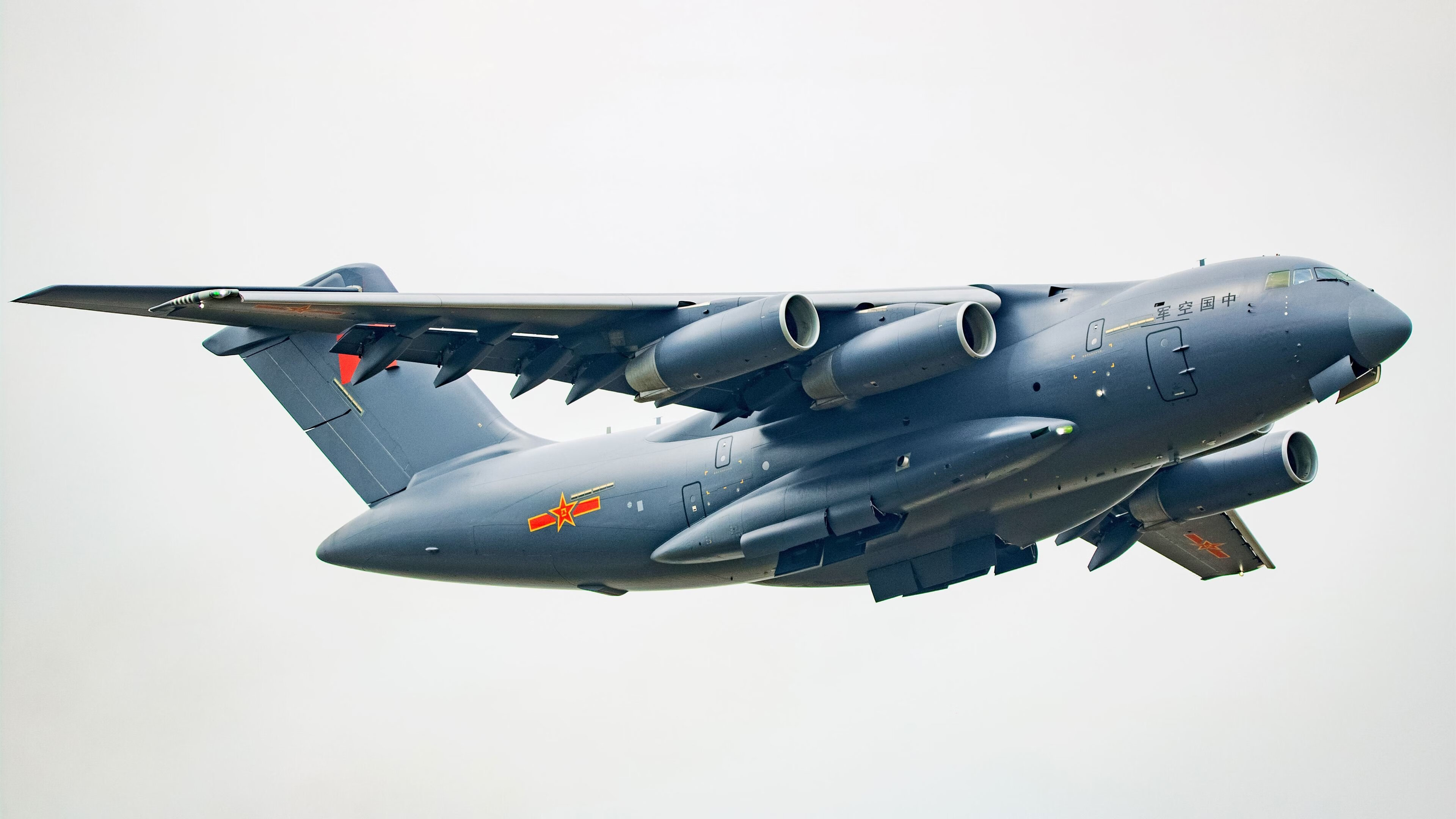 火山在积雪下苏醒，巴斯托尼用一脚斜长传，量度出奥运梦想的炽热与厚度