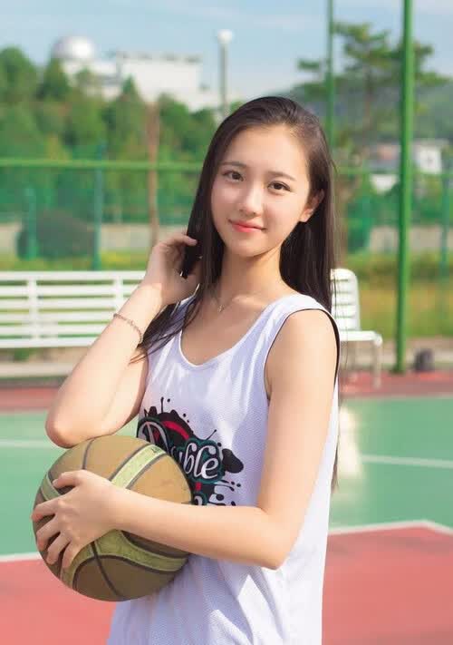 铁壁防线铸就奇迹,归化悍将坎塞洛一夫当关,乌兹别克斯坦掀翻伊拉克改写F组命运
